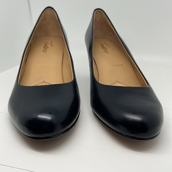 Trotters Leather Classic Slip On Pumps Dark Blue Kitten Heels Size 9.5 - NEW - Picture 4 of 11